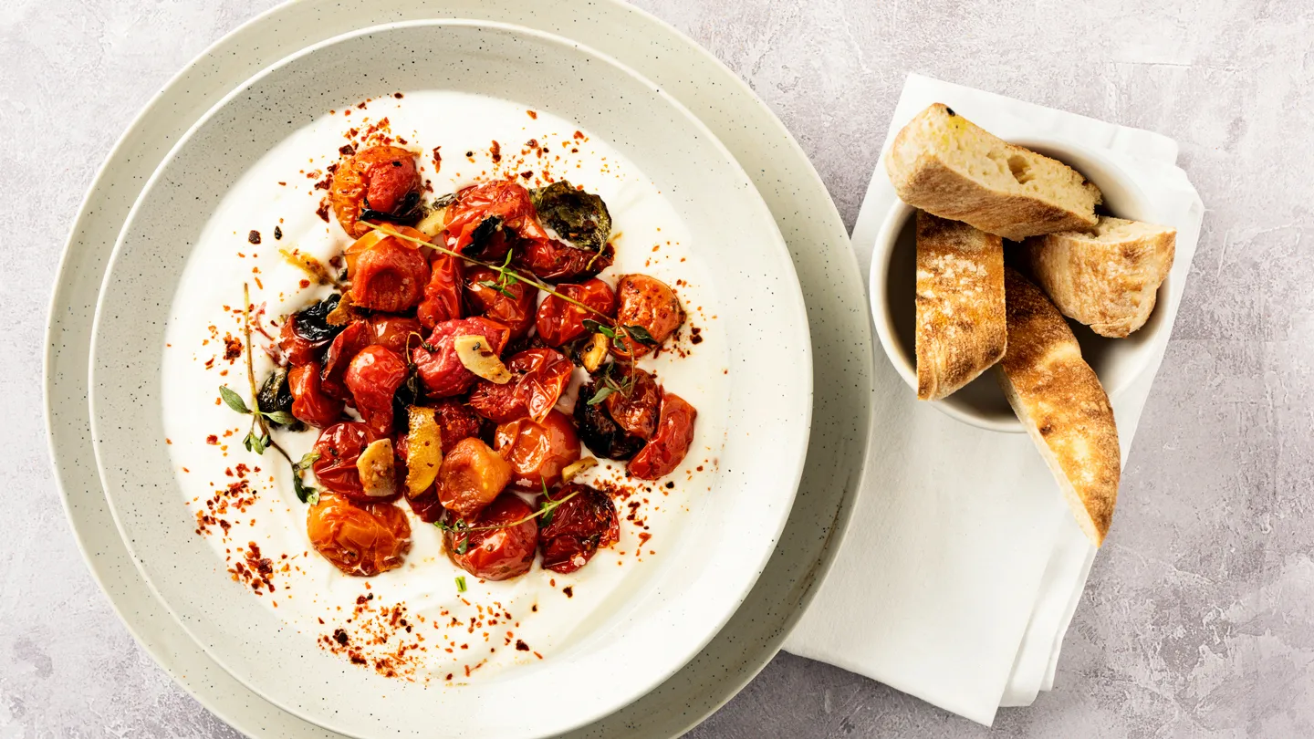 yogurt with tomatoes