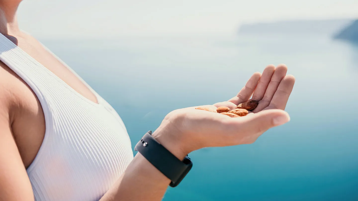 eating almonds after workouts may help recovery