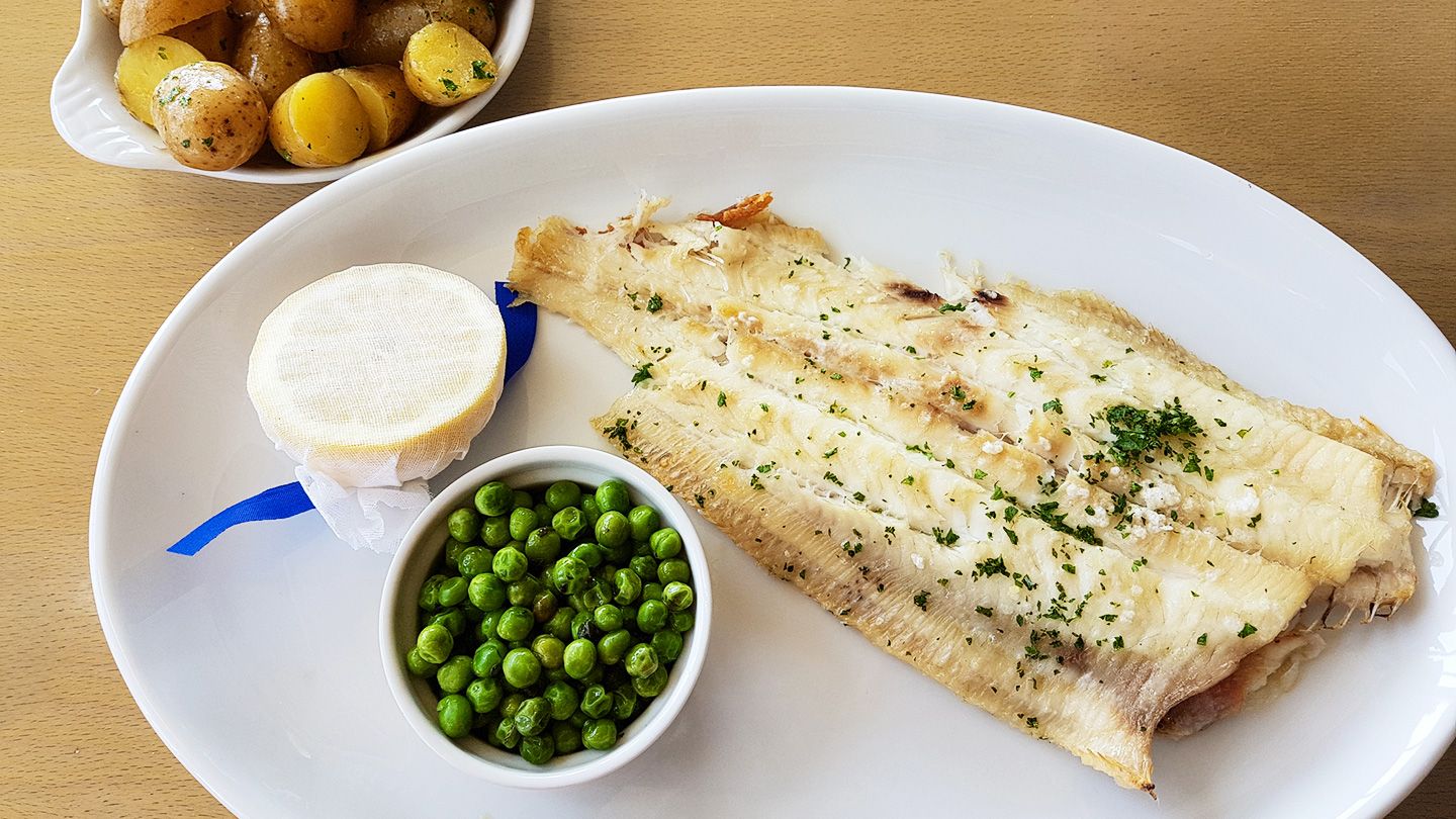 cod fresh potatoes and peas with lemon
