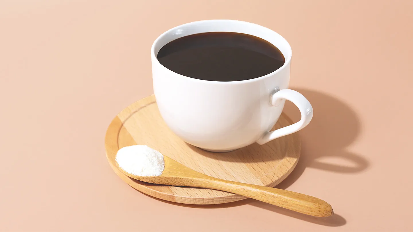 Best-and-Worst-Things-To-Add-to-Coffee-Roundup coffee cup powder spoon