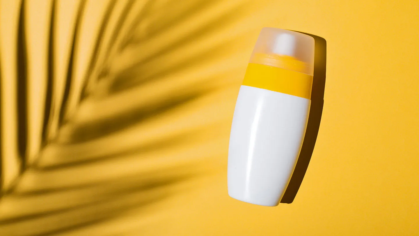 Best-Anti-Aging-Ingredients-for-Younger-Looking-Skin-08-Sunscreen-1440x810