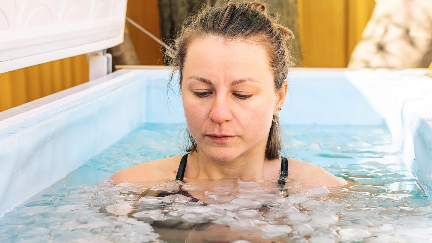 cold water ice bath therapy