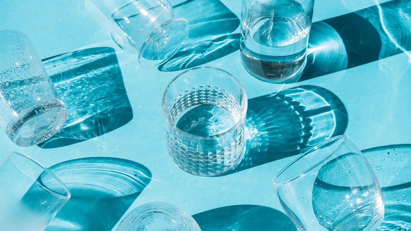 drinking-too-much-water-hyponatremia-1440x810