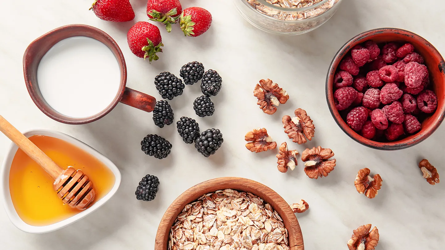 oatmeal berries walnuts