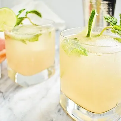 Grapefruit Mint Kombucha Mocktail