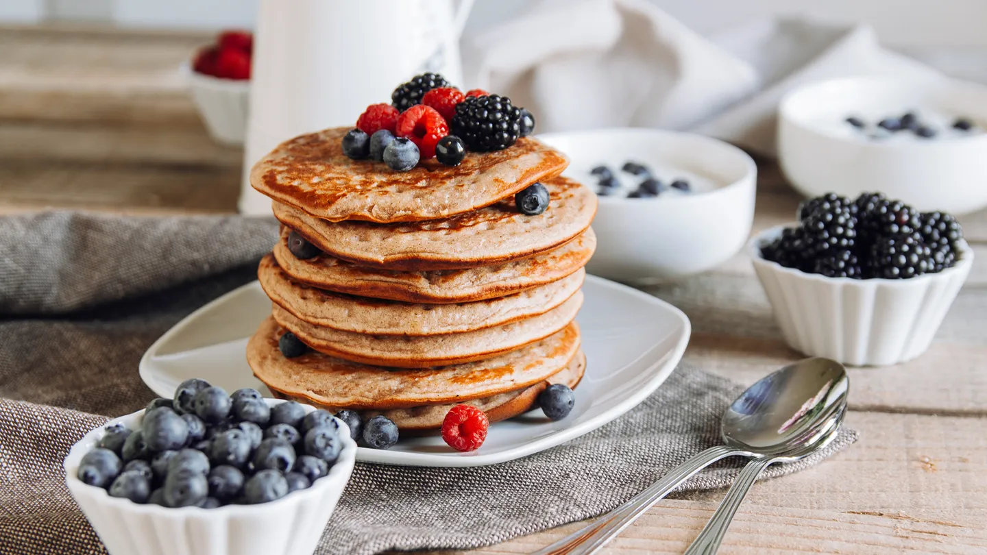 nordic diet whole grain pancakes yogurt berries