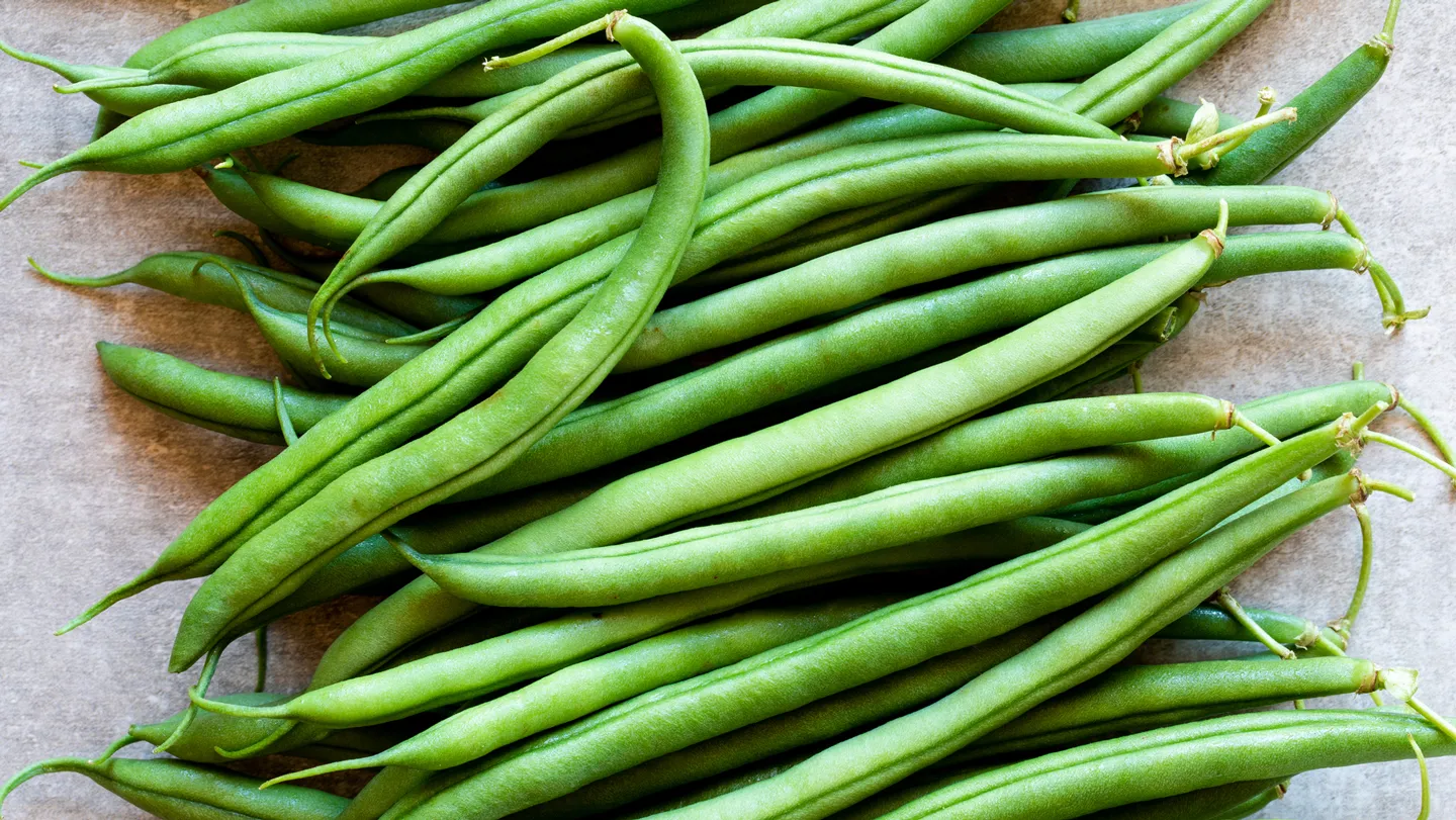 Raw green beans close up