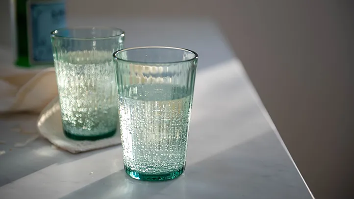 Refreshing-Alternatives-to-Soda-Sparkling-Water-722x406