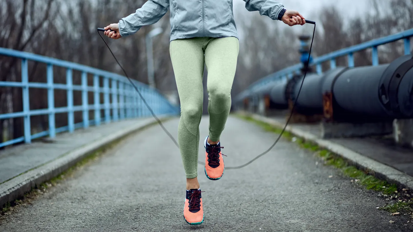 woman jumping rope