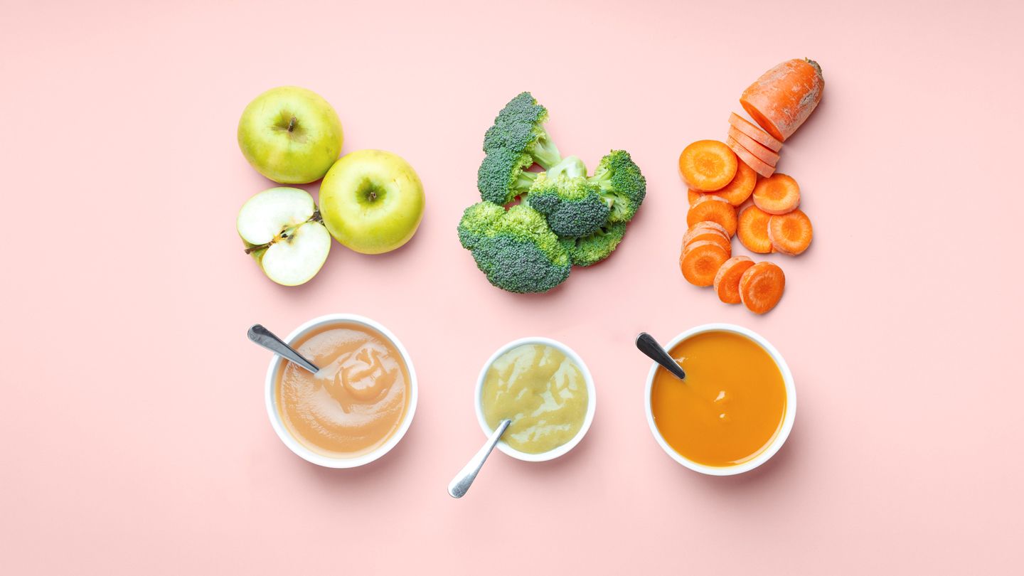 Sliced apples, broccoli, and carrot.